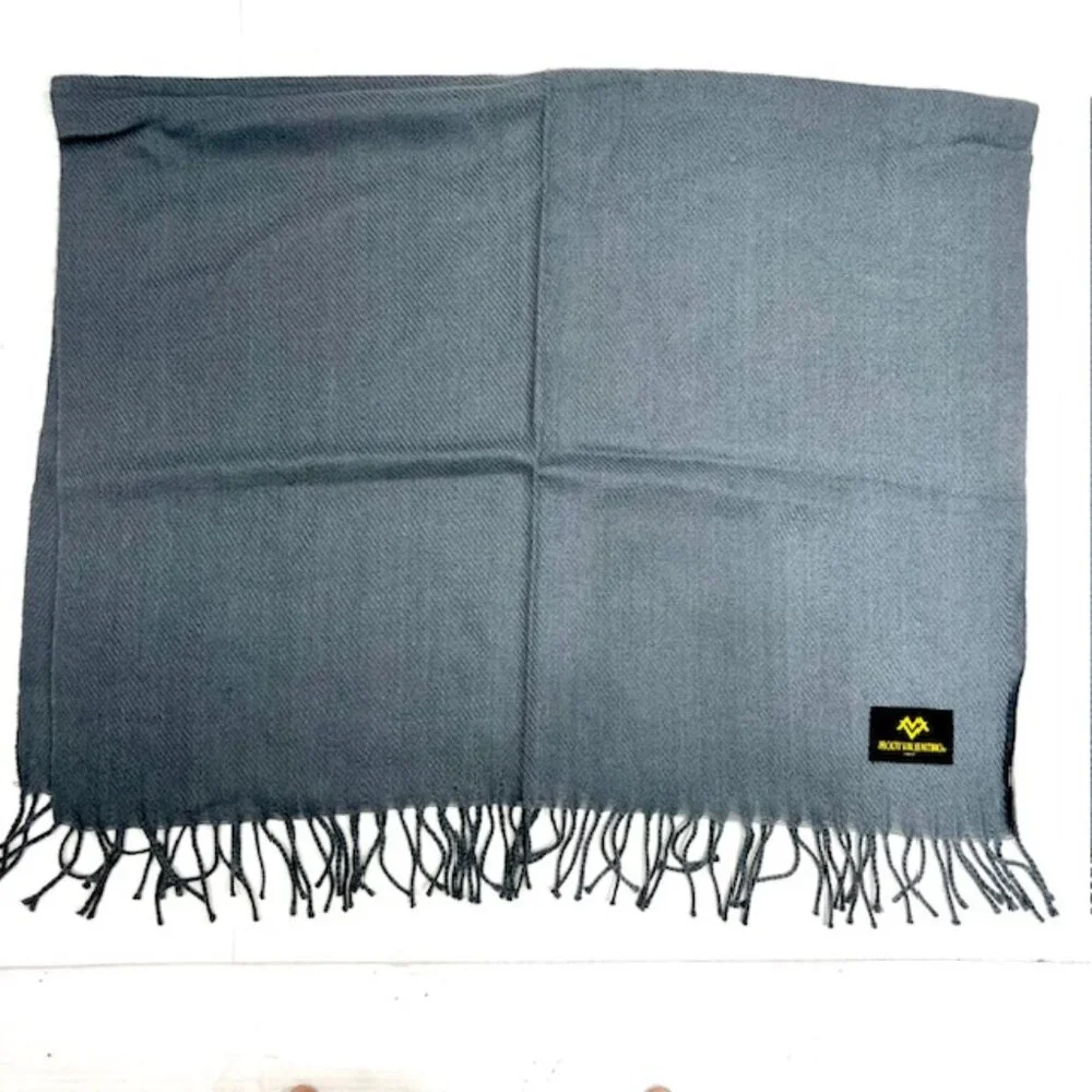 New in Bag MOLTI VALENTINO Italy Scarf Men/Women 100% Wool, Gray Fringed 68